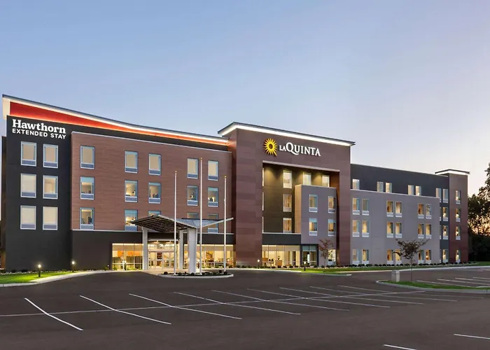 La Quinta Inn & Suites By Wyndham Mount Laurel Moorestown