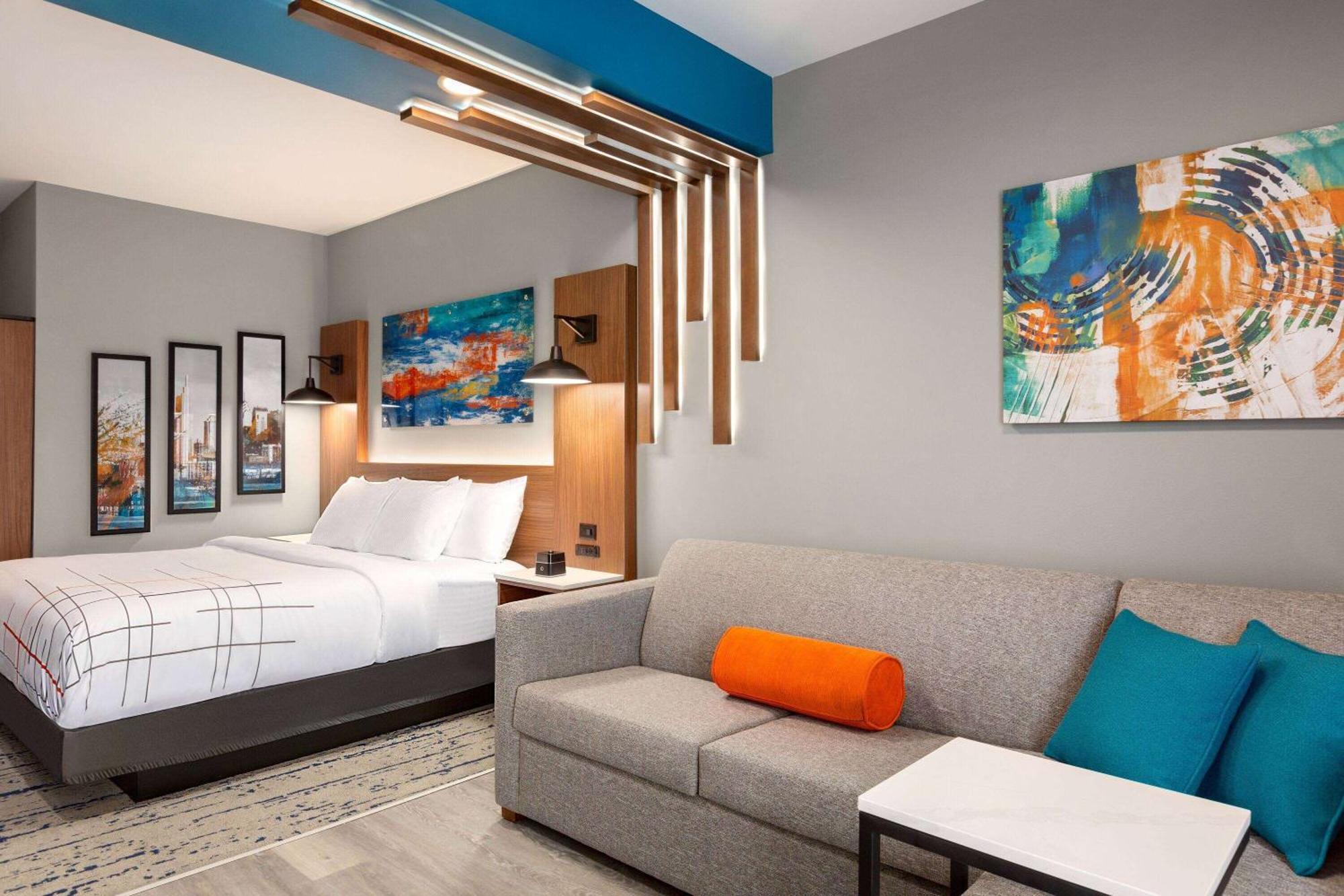 Hotel La Quinta & By Wyndham Moorestown