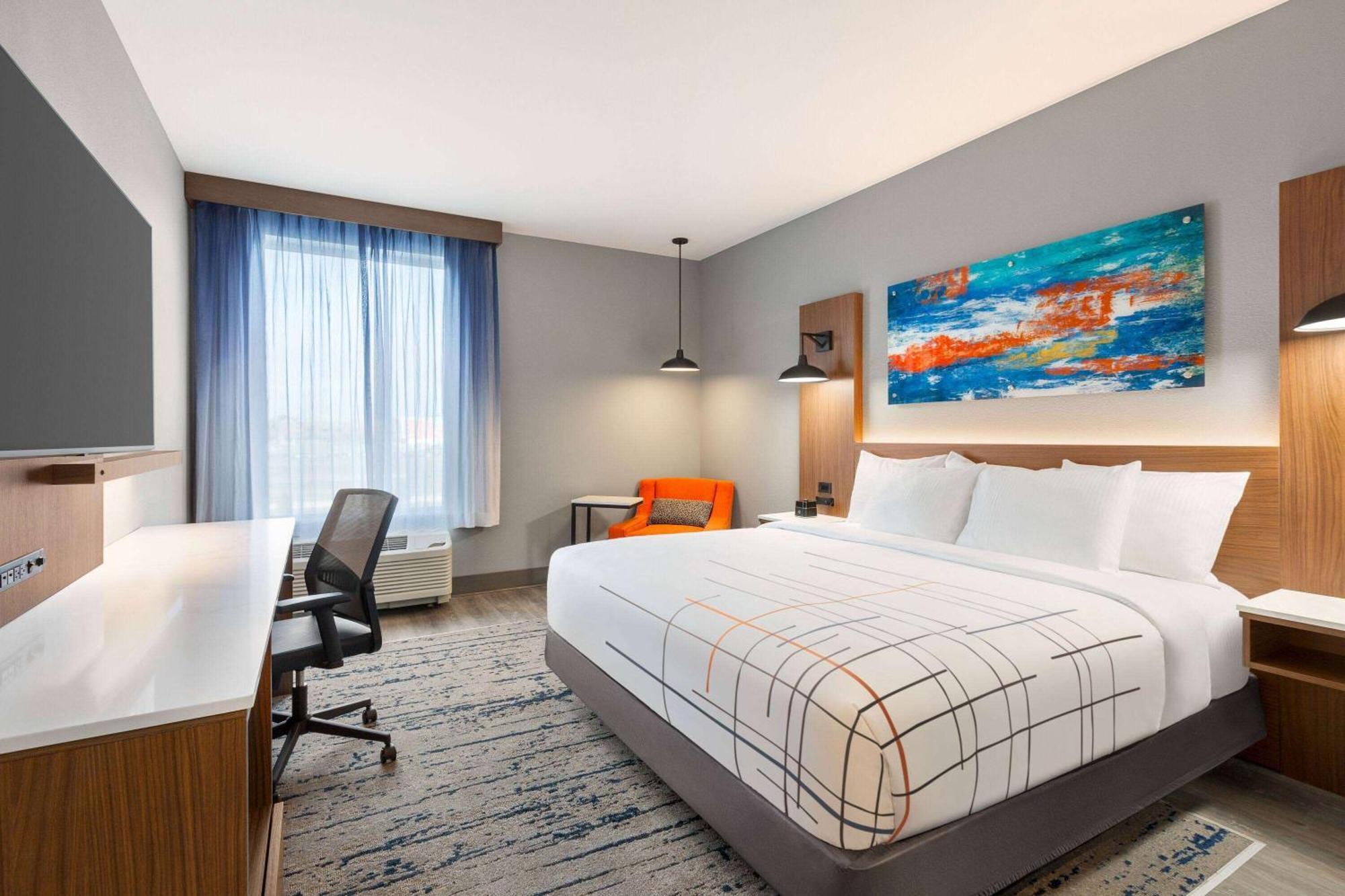 Hotel La Quinta & By Wyndham Moorestown *
